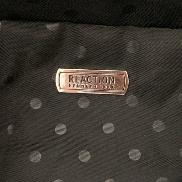 Kenneth Cole Duffel - Picture 8 of 10